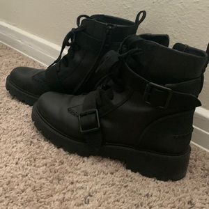 SOLD - Ugg | Combat Boot
